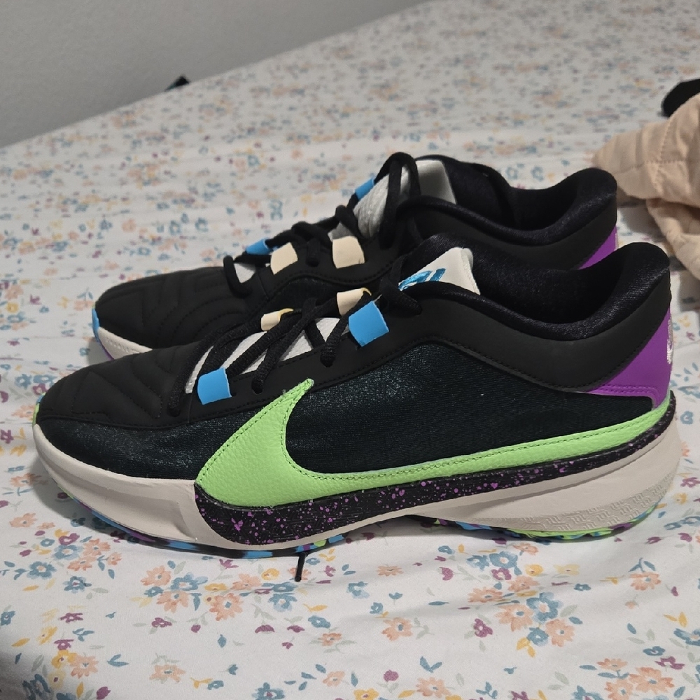 Nike Black and Green Men's Shoes